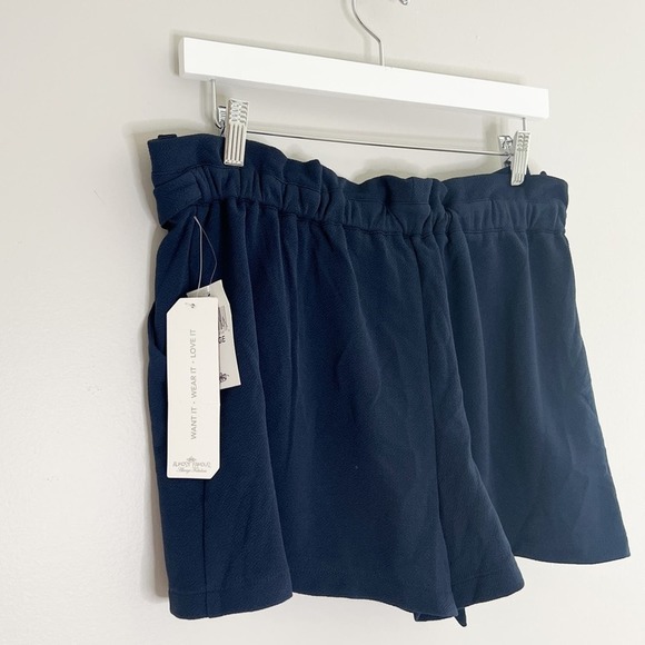 NWT Almost Famous Shorts (Size XL) - Picture 6 of 9